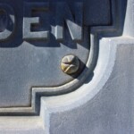 Detail of ornamental cap, Ogden Memorial. Photo by Marisa Gomez.